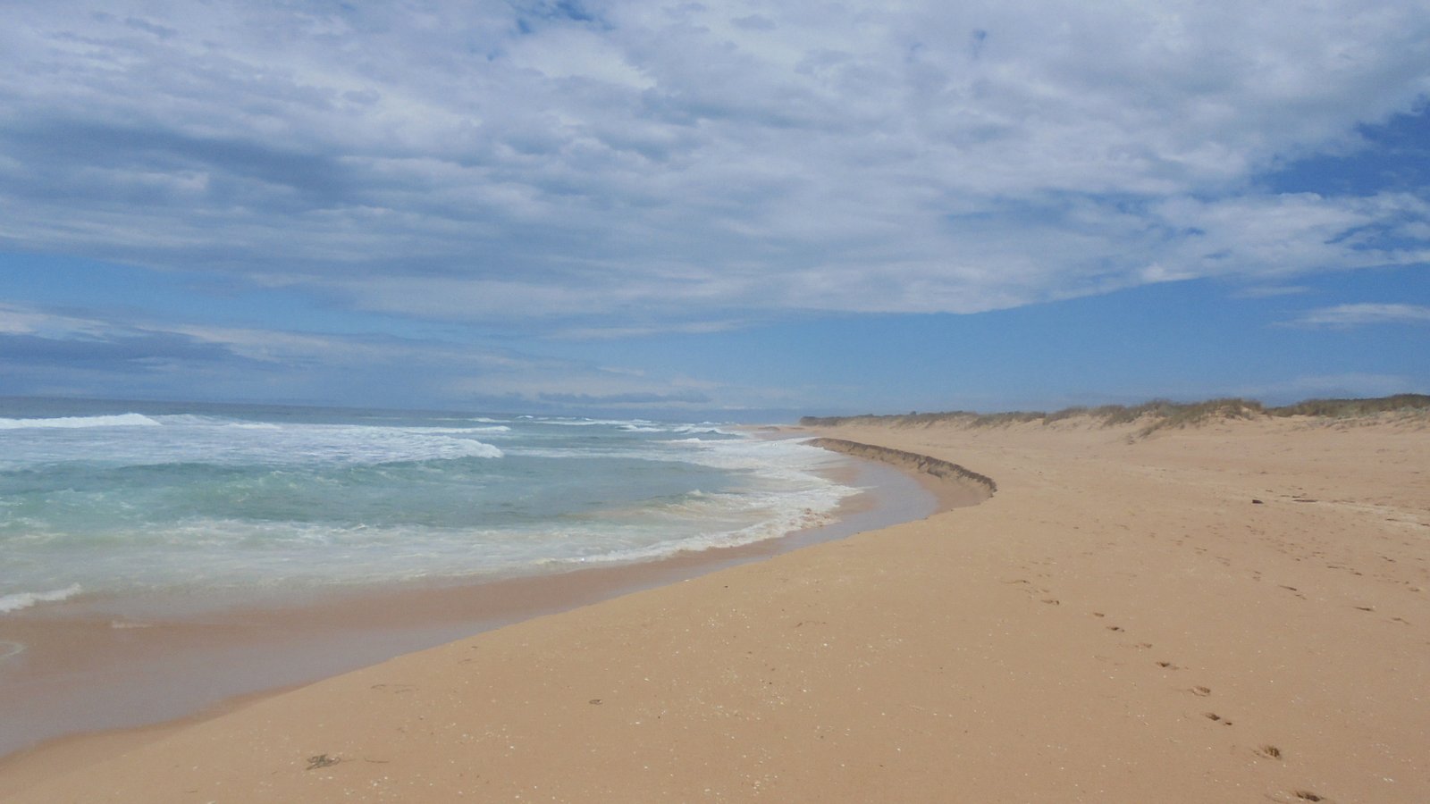 Ninety Mile Beach at Lakes Entrance